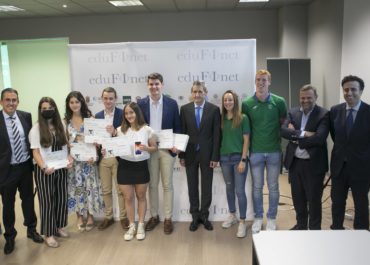Entrega de premios XIII Olimpiada Financiera con la participación de Alberto Díaz y Marta Ortega del Unicaja Baloncesto